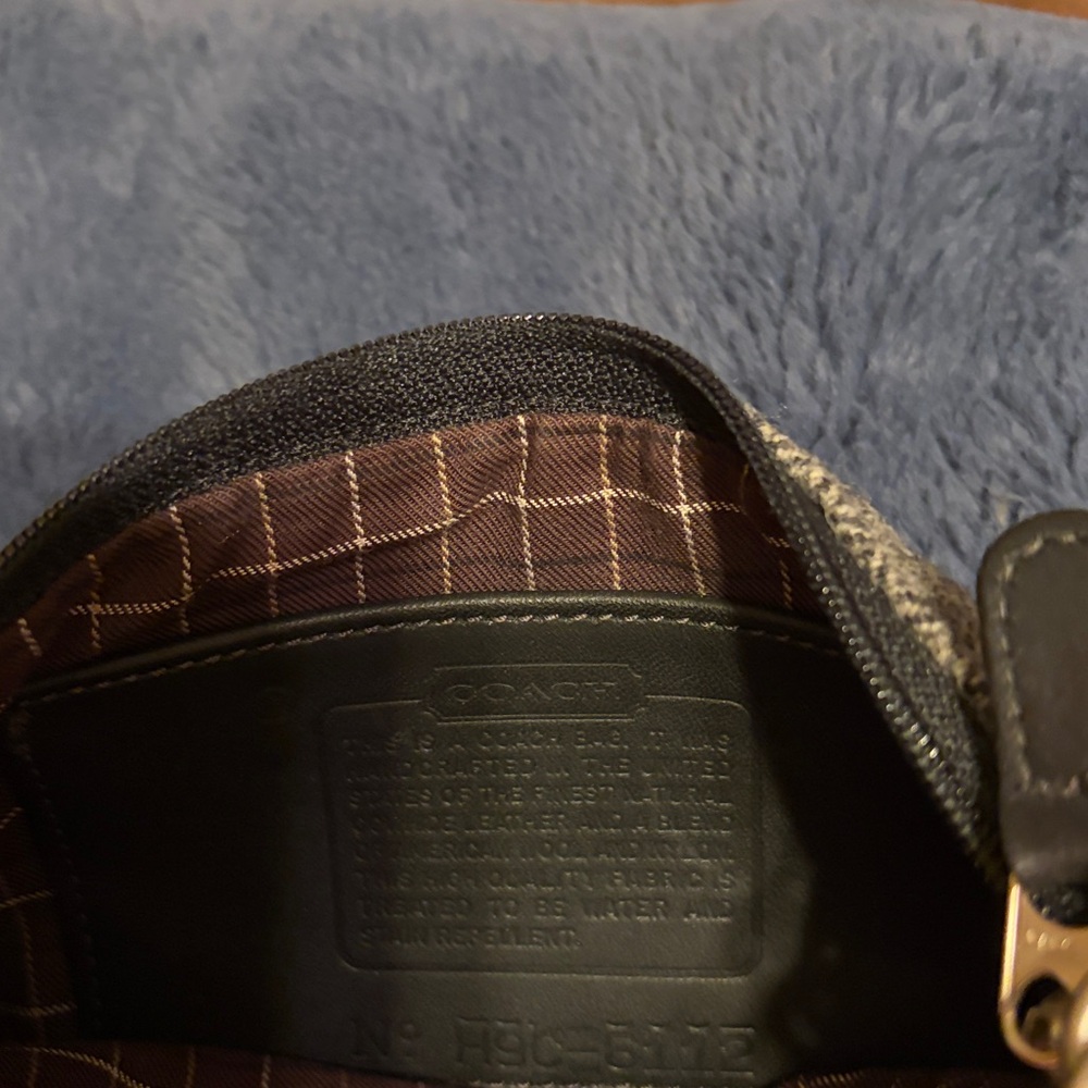 Vintage Coach Tweed Demi Zip Bag in Gray/Black Herringbone & Black Leather - Picture 8 of 8